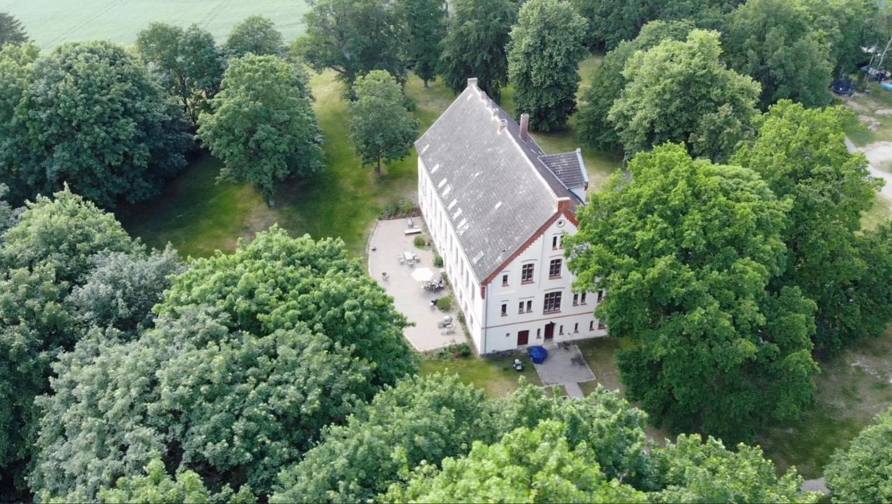 Gutshaus Zarchlin Apartment Barkhagen Exterior foto