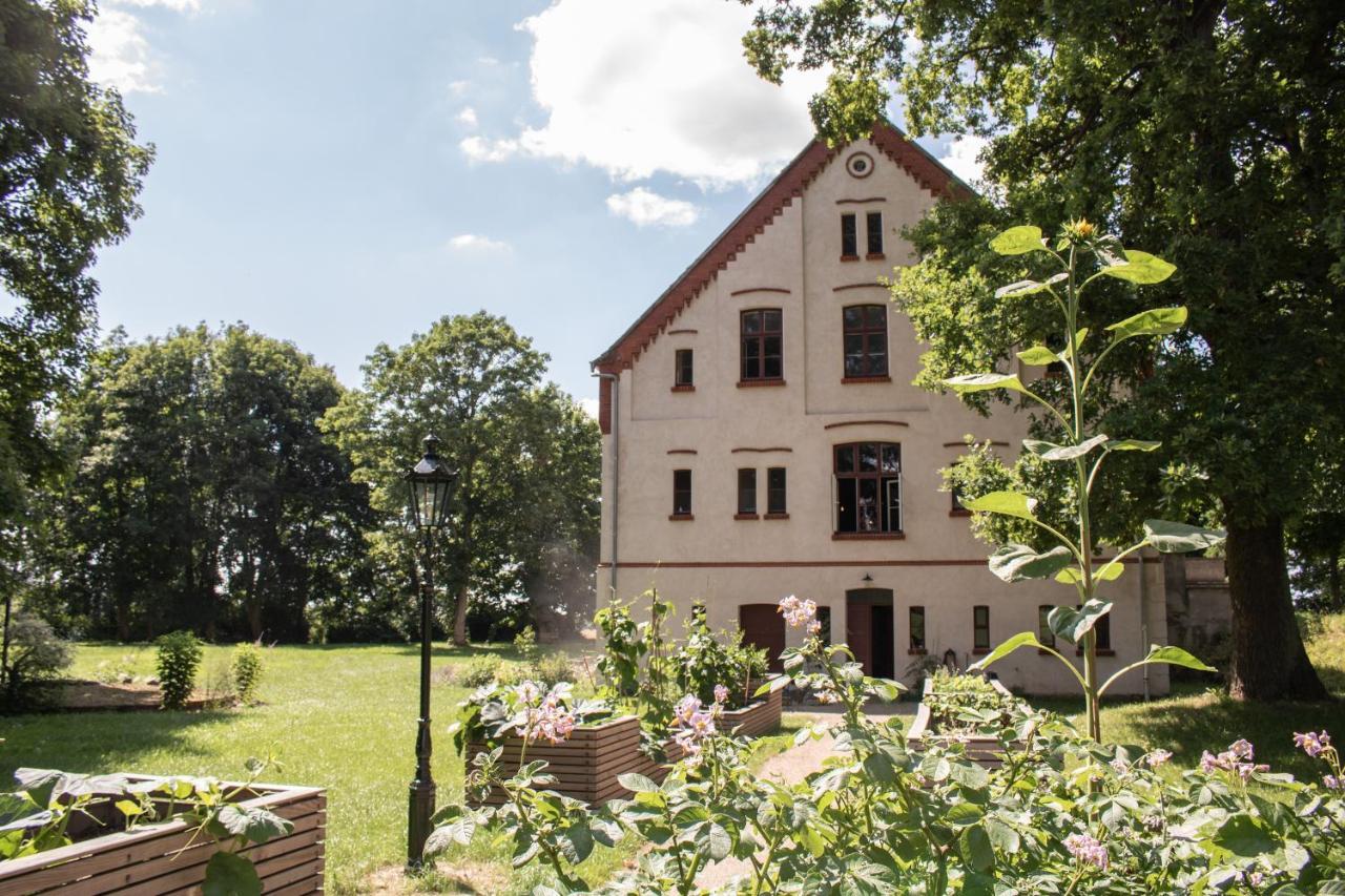 Gutshaus Zarchlin Apartment Barkhagen Exterior foto